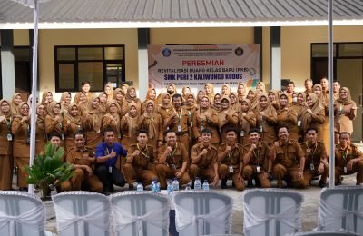 Peresmian Revitalisasi RKB Oleh Ketua PGRI Kab. Kudus