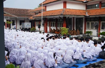 Istighosah Kubro Warga SMK PGRI 2 Kaliwungu Kudus