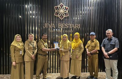 Kunjungan SMK N 1 Salatiga ke SMK PGRI 2 Kaliwungu Kudus