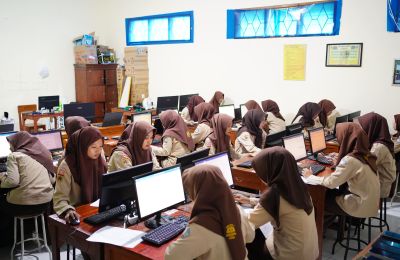 Ujian Komputer Kelas XII Semua Jurusan