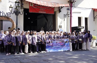 Kunjungan Industri Kelas XI Pemasaran ke Galeri Industri Kreatif Semarang